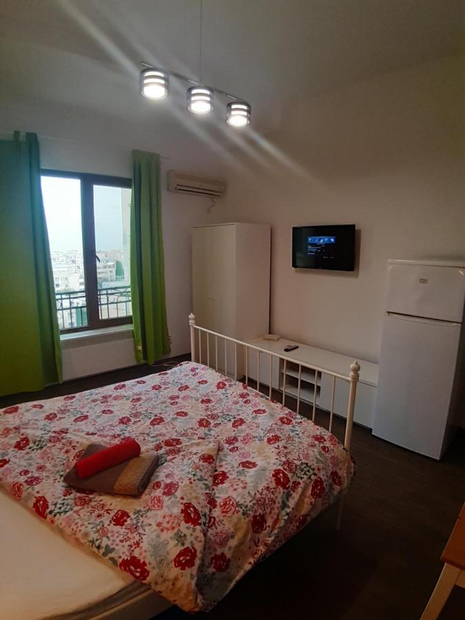 Romantic Calm Apartments Piata Universitate Bucureşti Ngoại thất bức ảnh